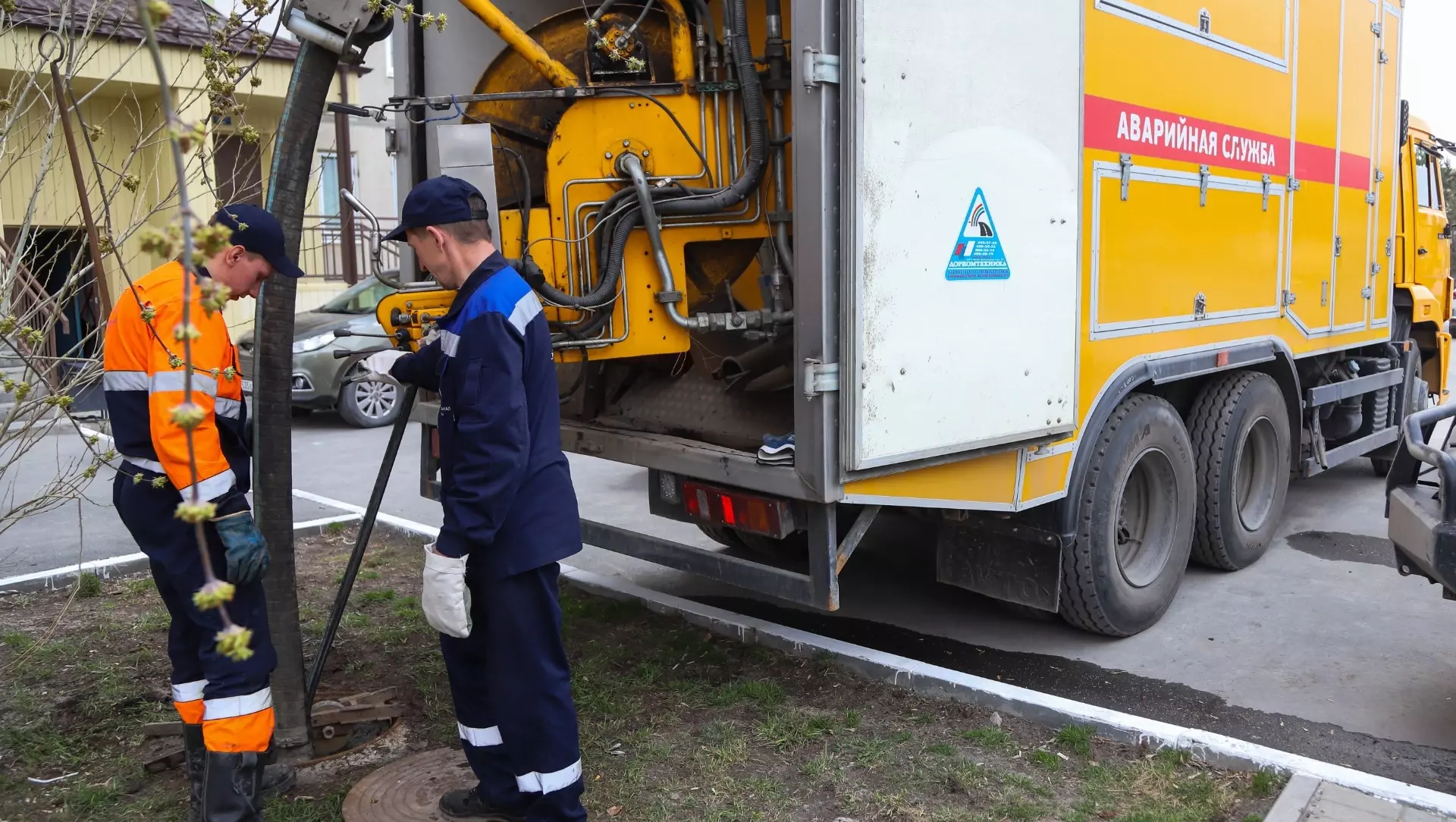 «Росводоканал Тюмень» за неделю устранил более 100 засоров на сетях канализации
