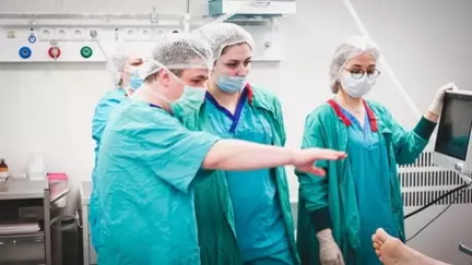 Тюменские врачи провели уникальную операцию на открытом сердце