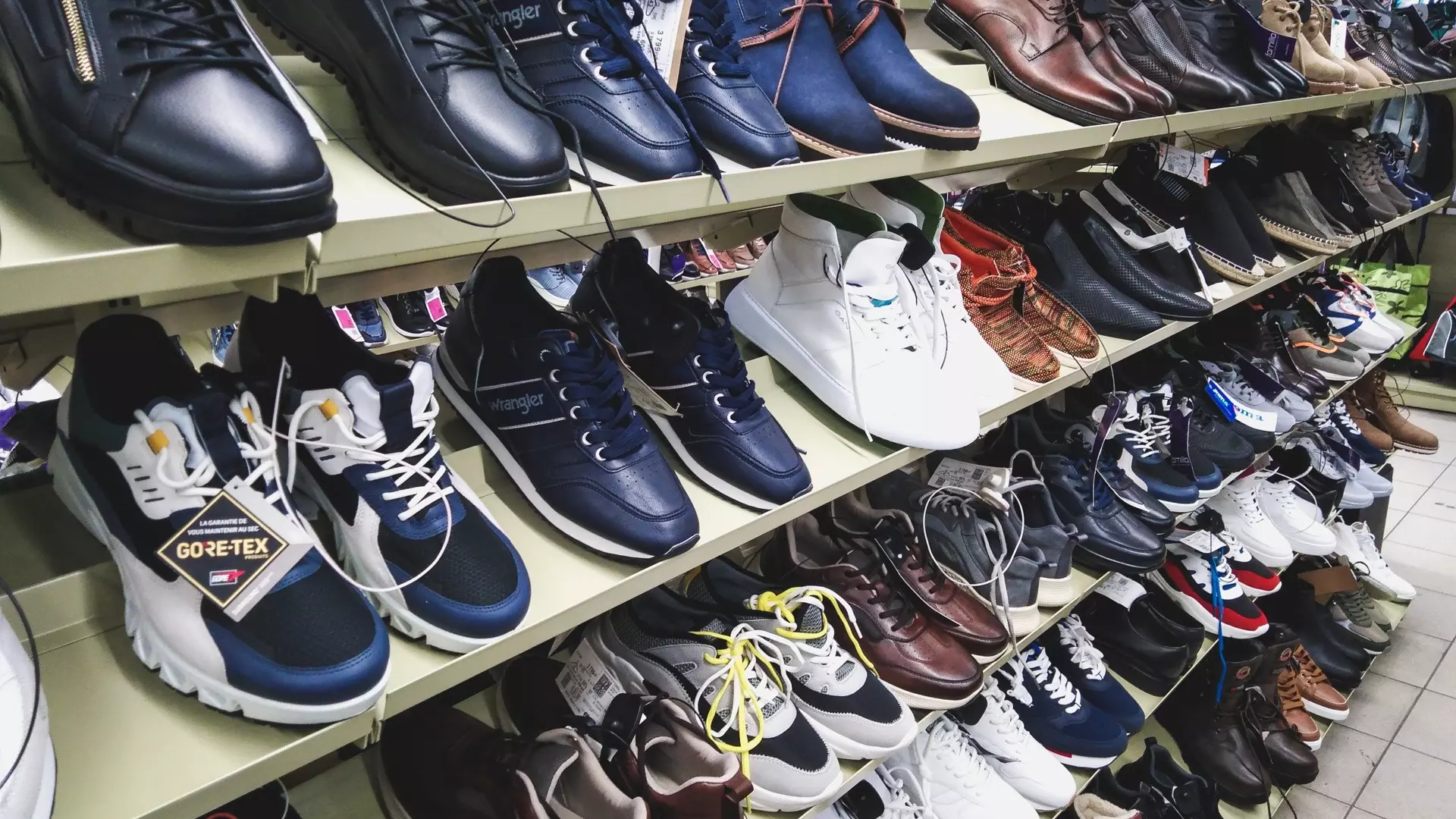 В Тюмени продажи обуви выросли на 45%