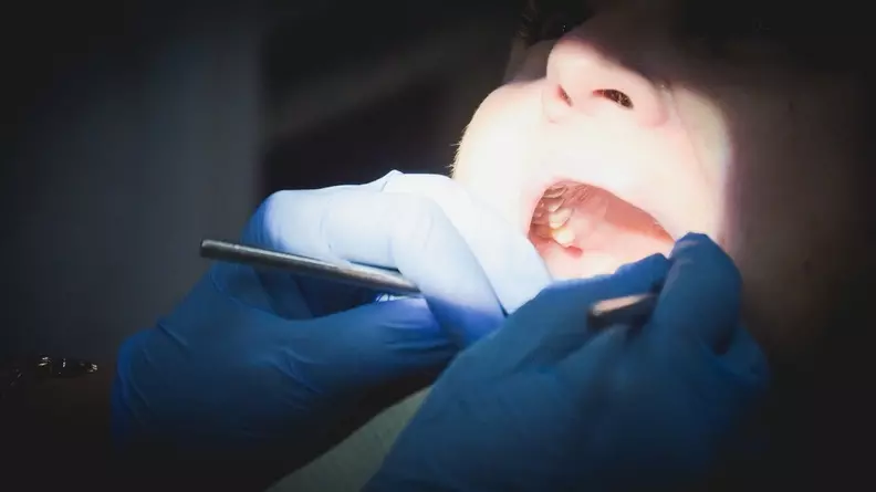 Тюменцы возмущены очередями и устаревшим оборудованием в стоматологиях города