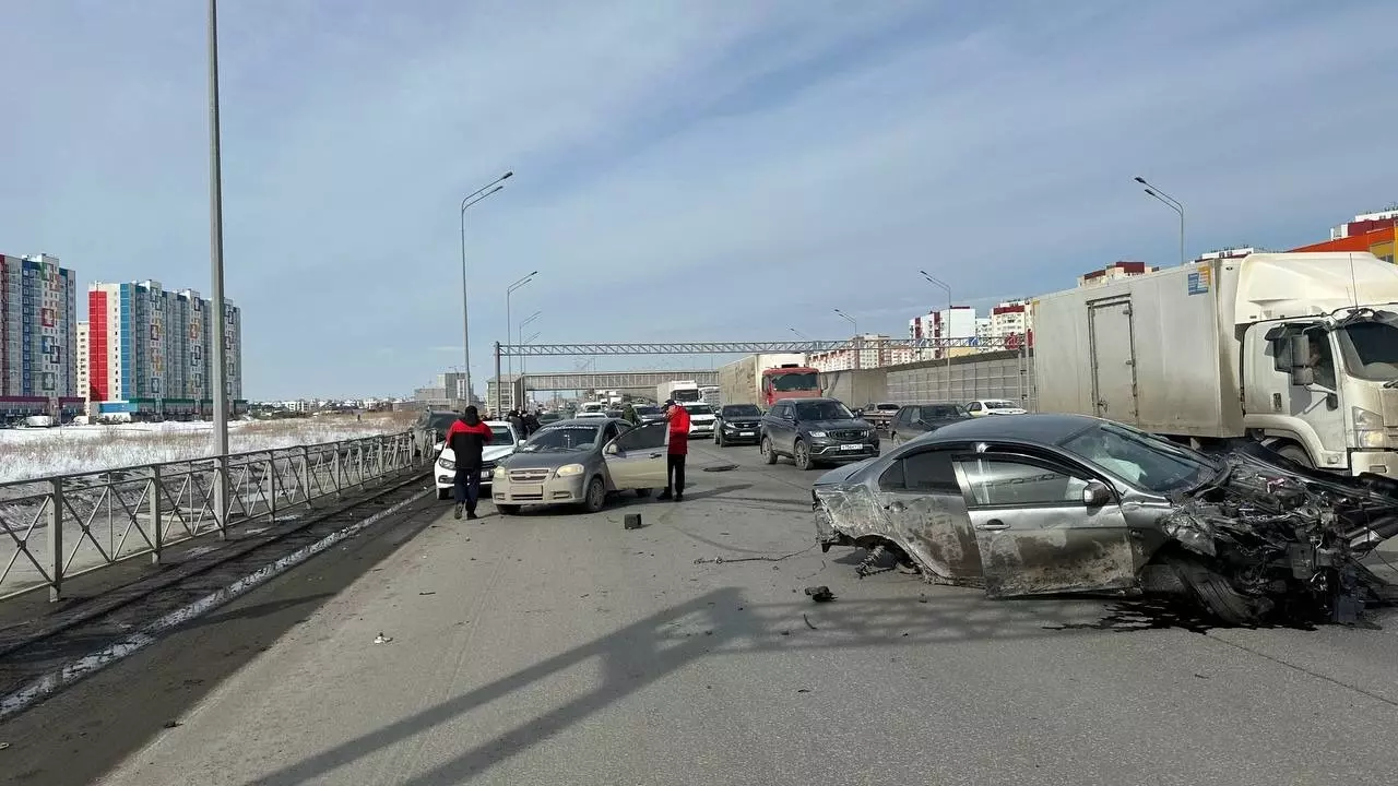 В Тюмени в Новопатрушево столкнулись два автомобиля