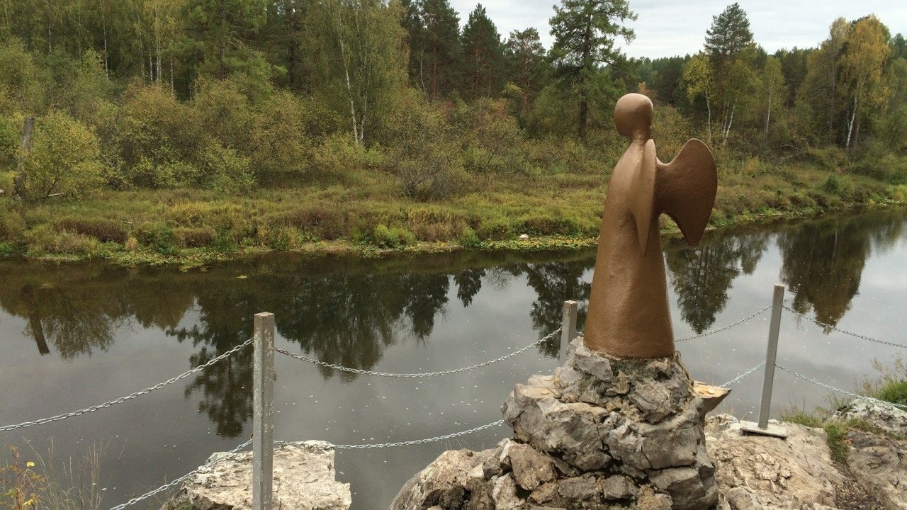 Скульптура «Ангел единой надежды» в Оленьих ручьях стала местом паломничества