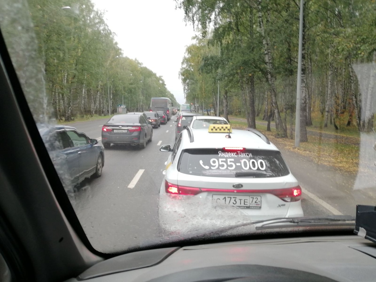 Введен реверс на участке трассы Тюмень - Екатеринбург. Здесь пробки в 2 км