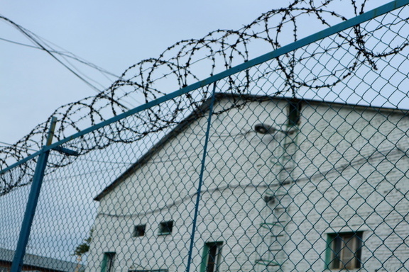 Выявлено более 1,2 тыс. нарушений в содержании тюменских заключённых