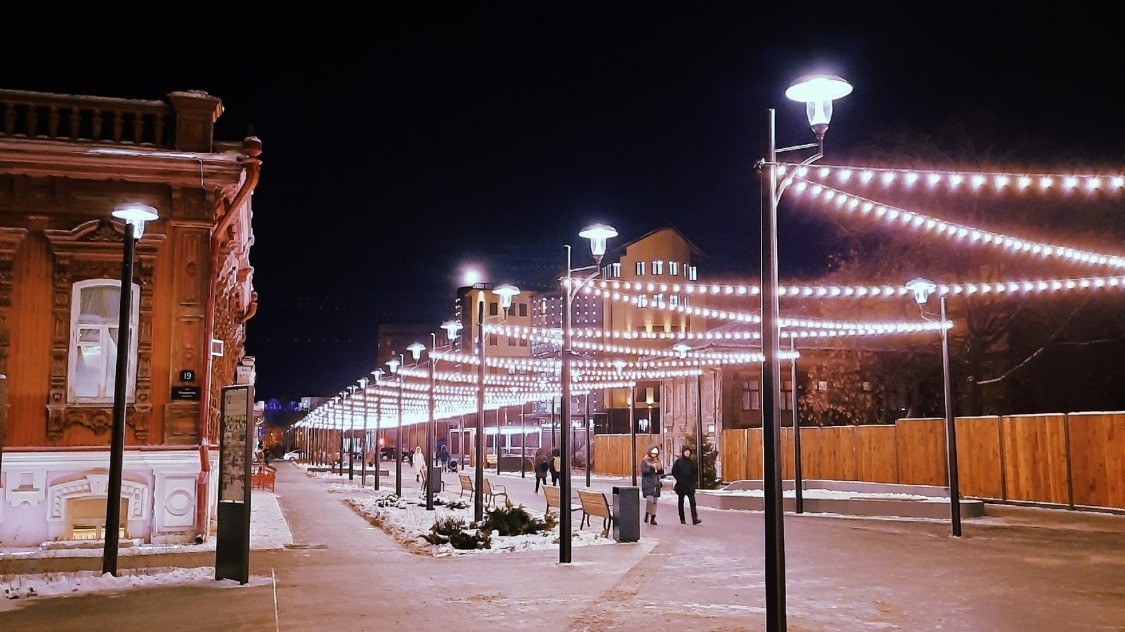 Пешеходная улица Дзержинского связывает исторический район Тюмени с набережной