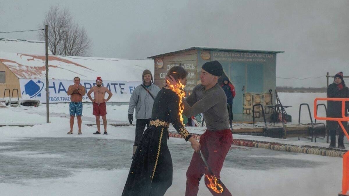 В Тюмени во время фаер-шоу загорелась артистка