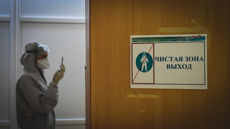 Зарплату в 300 тысяч рублей предлагали врачам в тюменских моногоспиталях