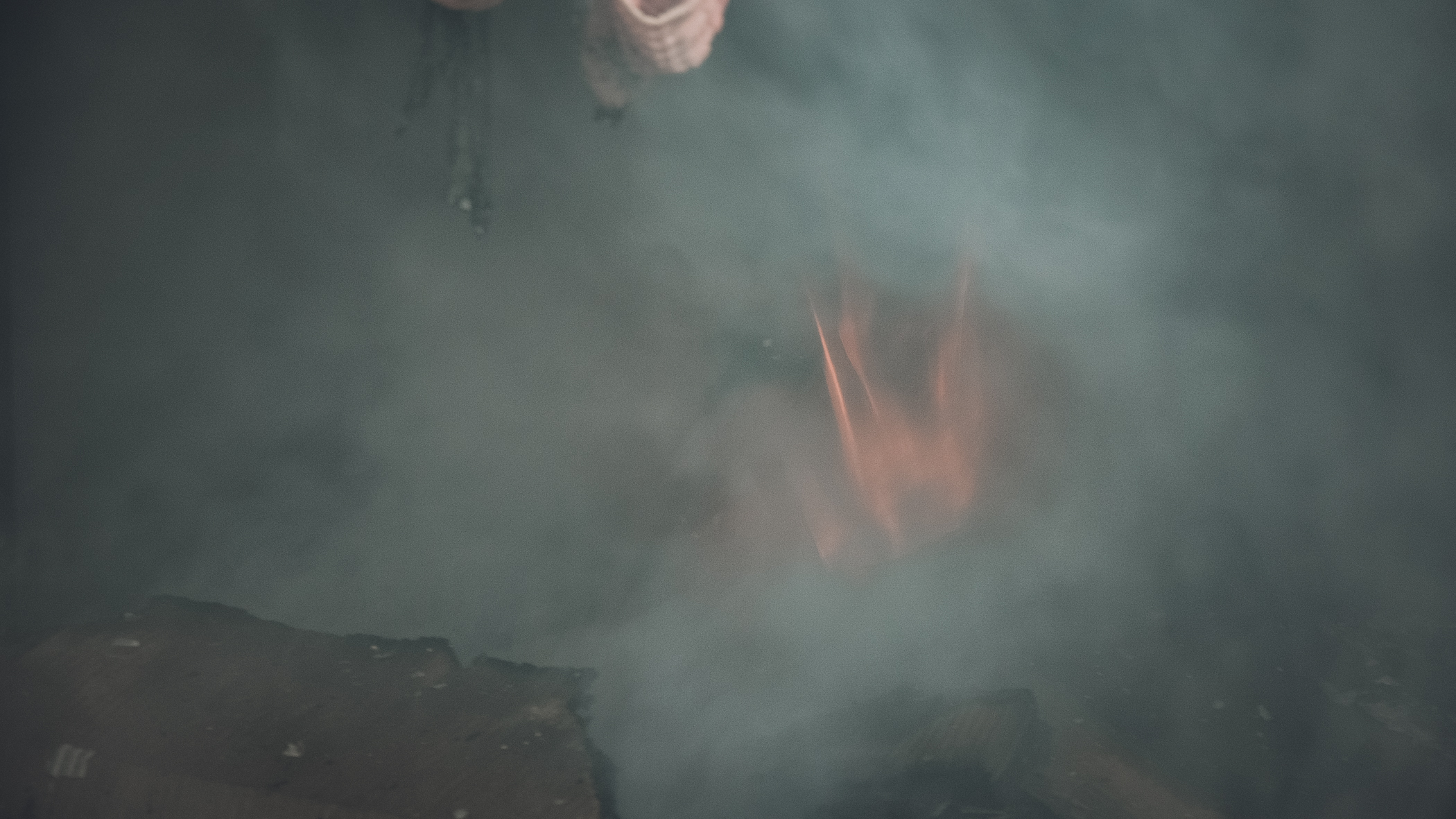 Жители тюменского села задыхаются от дыма тлеющих торфяников