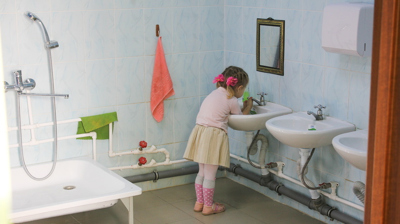 Тюменский центр детей-инвалидов затопило канализационными стоками