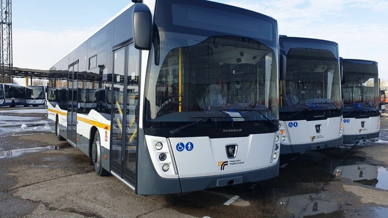 Более 400 автобусов КАМАЗа будут обслуживать маршруты в Подмосковье