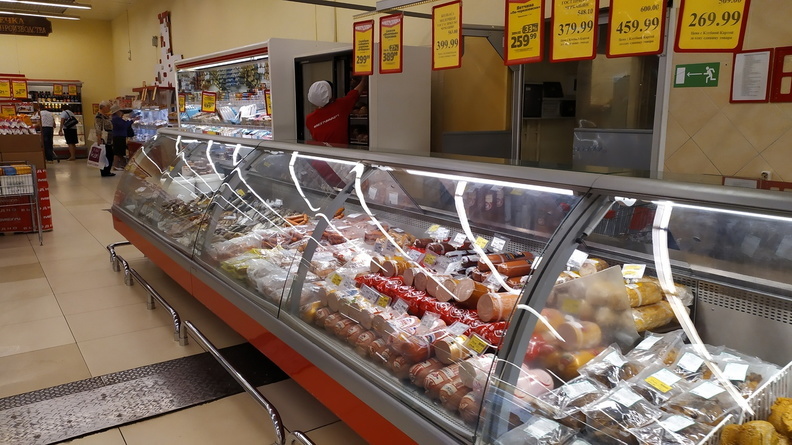 В сети тюменских магазинов крупной мясной компании были найдены нарушения