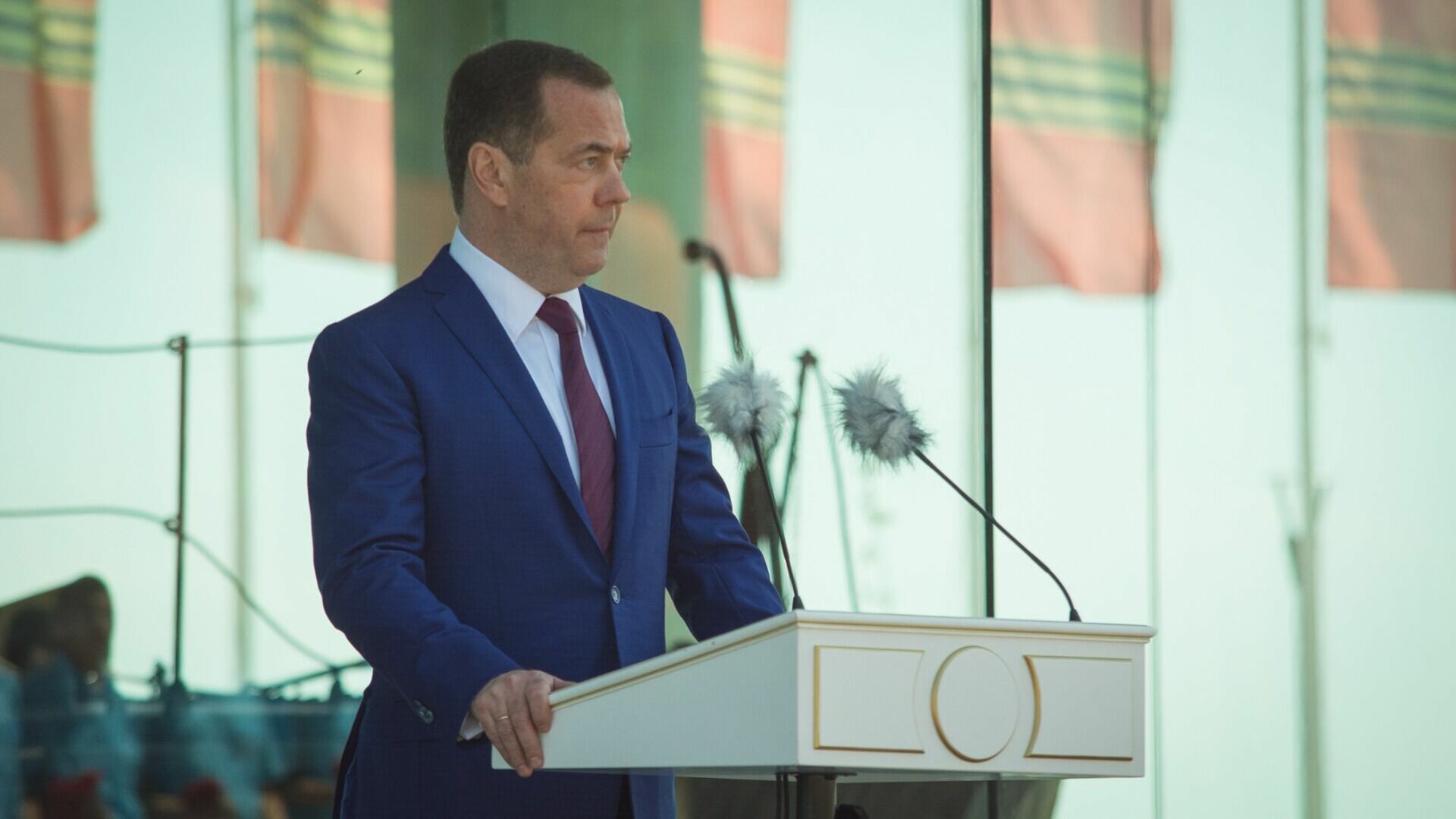 Запад повышает вероятность начала мировой войны, заявил Дмитрий Медведев