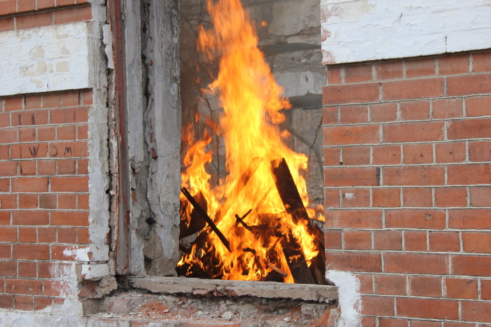 Загорелся кабинет тюменского офиса. 10 человек эвакуировали