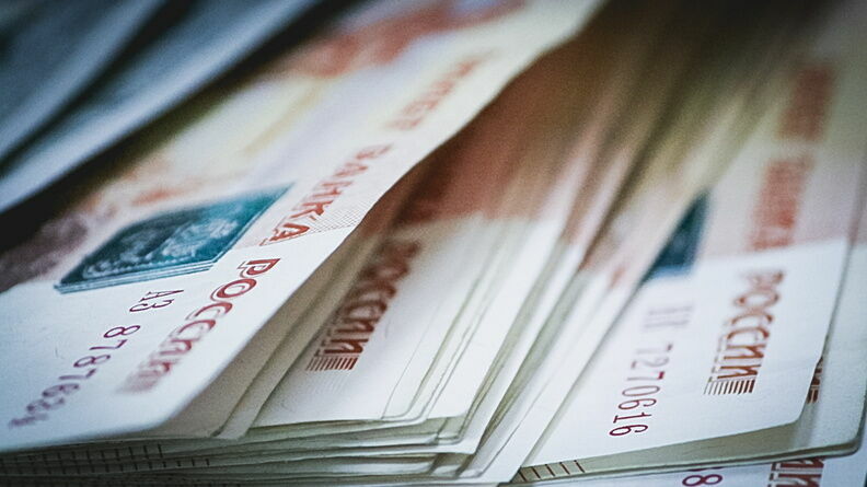 В Тюмени судят юриста за махинации на 900 тысяч рублей