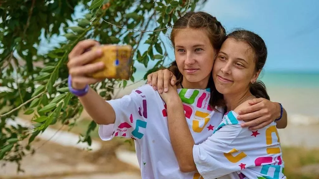 Для детей из Волновахи организуют путешествие по России за счет Ямала