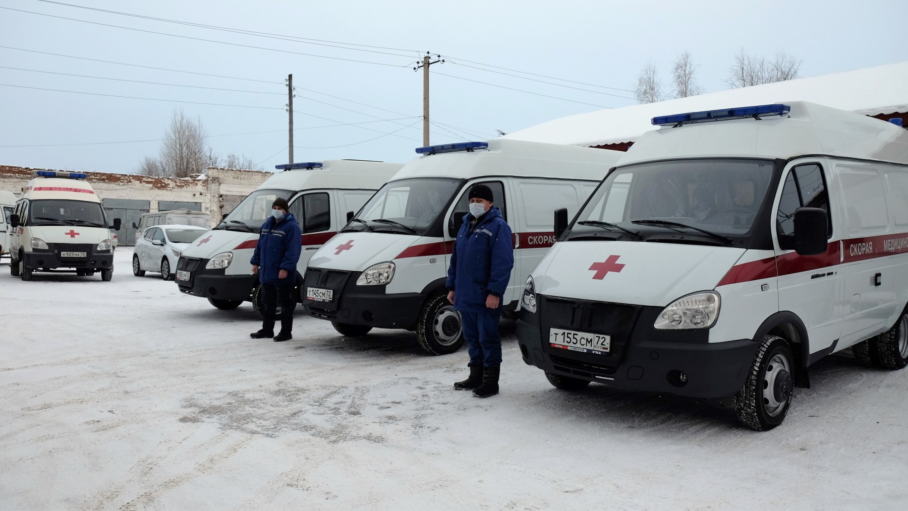 Тюменские врачи скорой помощи получили ещё 7 новых спецмашин
