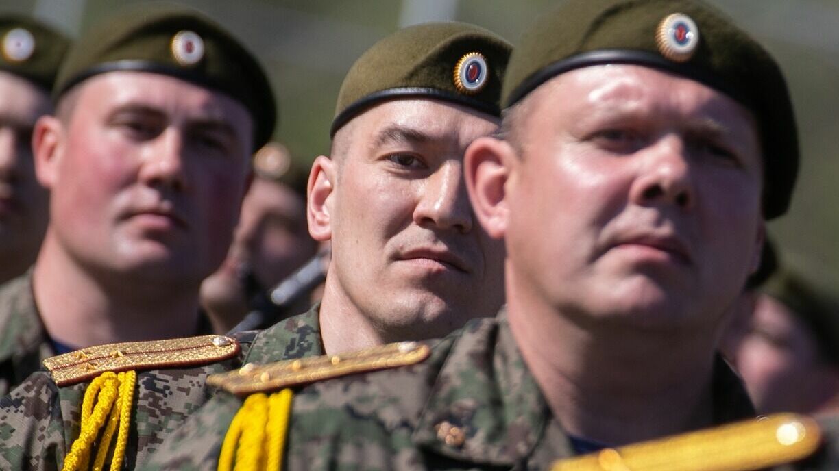 Ряды Вооруженных сил РФ до 15 июля 2023 года пополнят 1700 мужчин Тюменской области