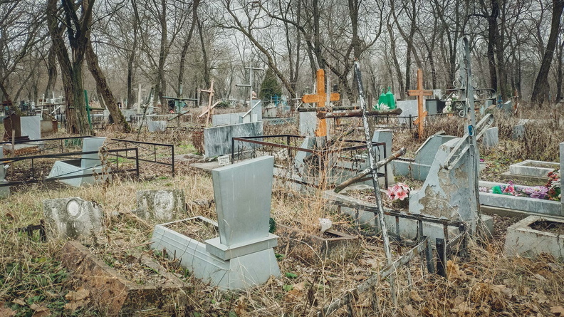 Тюменцам запретили ездить на кладбище.
