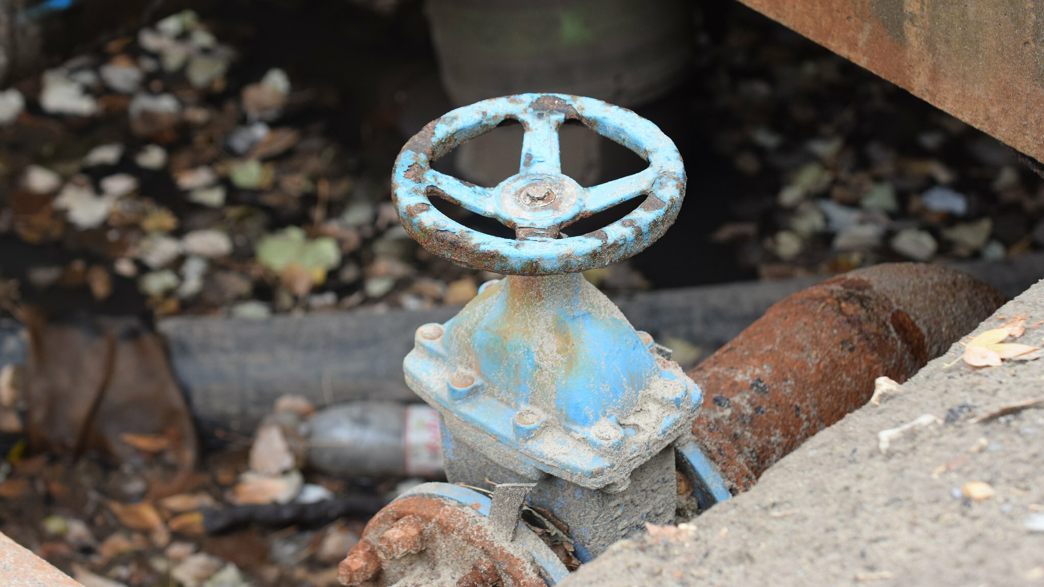 В нескольких домах в Тюмени перестала работать канализация