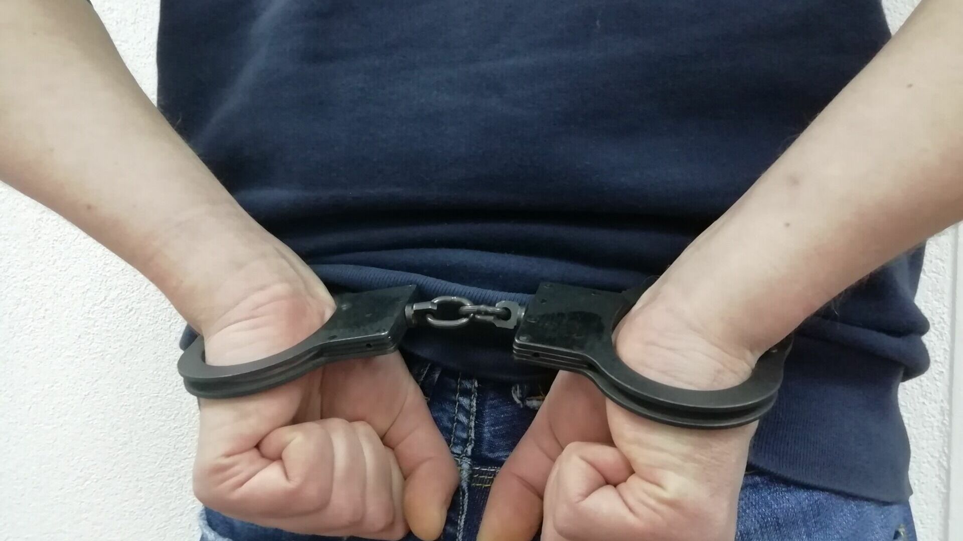 Подростка арестовали за попытку поджечь военкомат в Тобольске