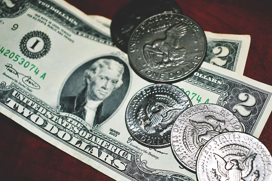 В какой валюте безопаснее хранить деньги?