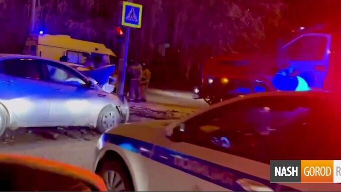 В Тюмени на улице Ватутина произошла жесткая авария с участием двух КИА. Видео