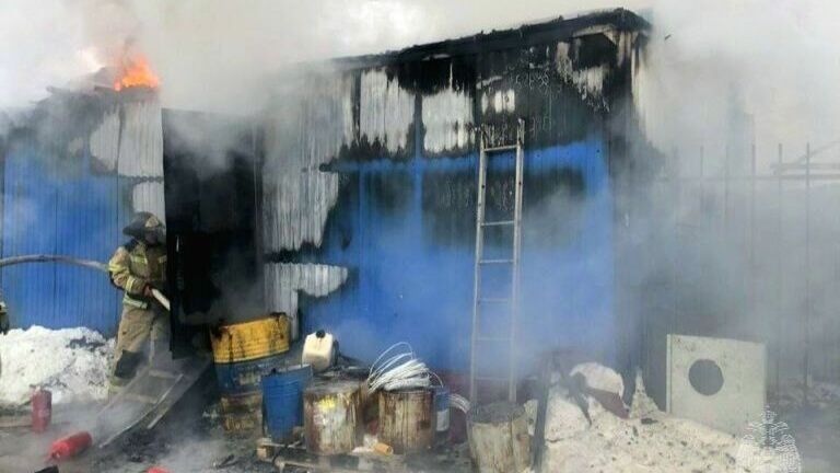 В Тюмени произошел пожар в вагончике на улице Дачной
