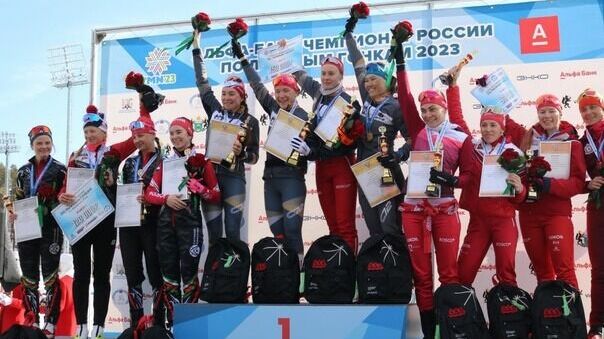 В Тюменской области мужская и женская команды выиграли эстафету по лыжным гонкам