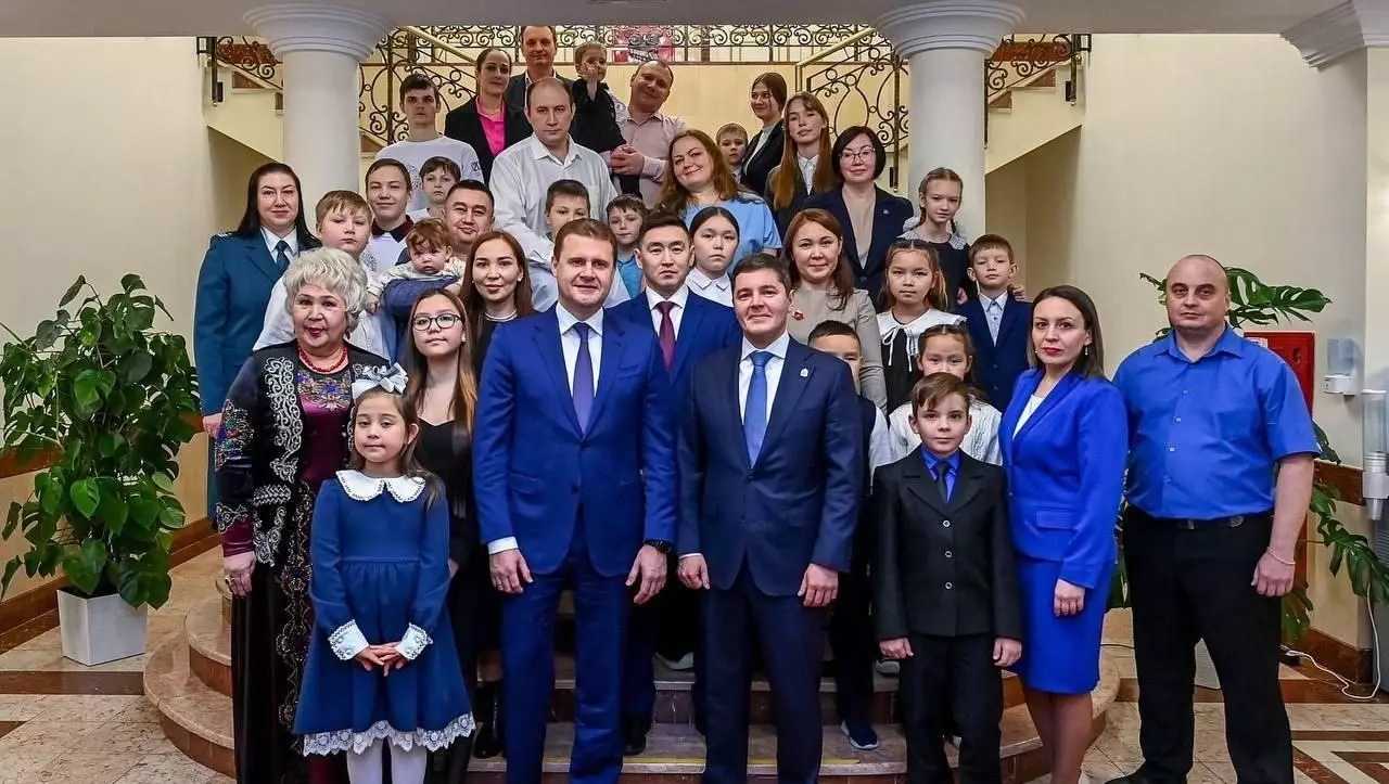 Дмитрий Артюхов рассказал о новых мерах поддержки многодетных семей на Ямале
