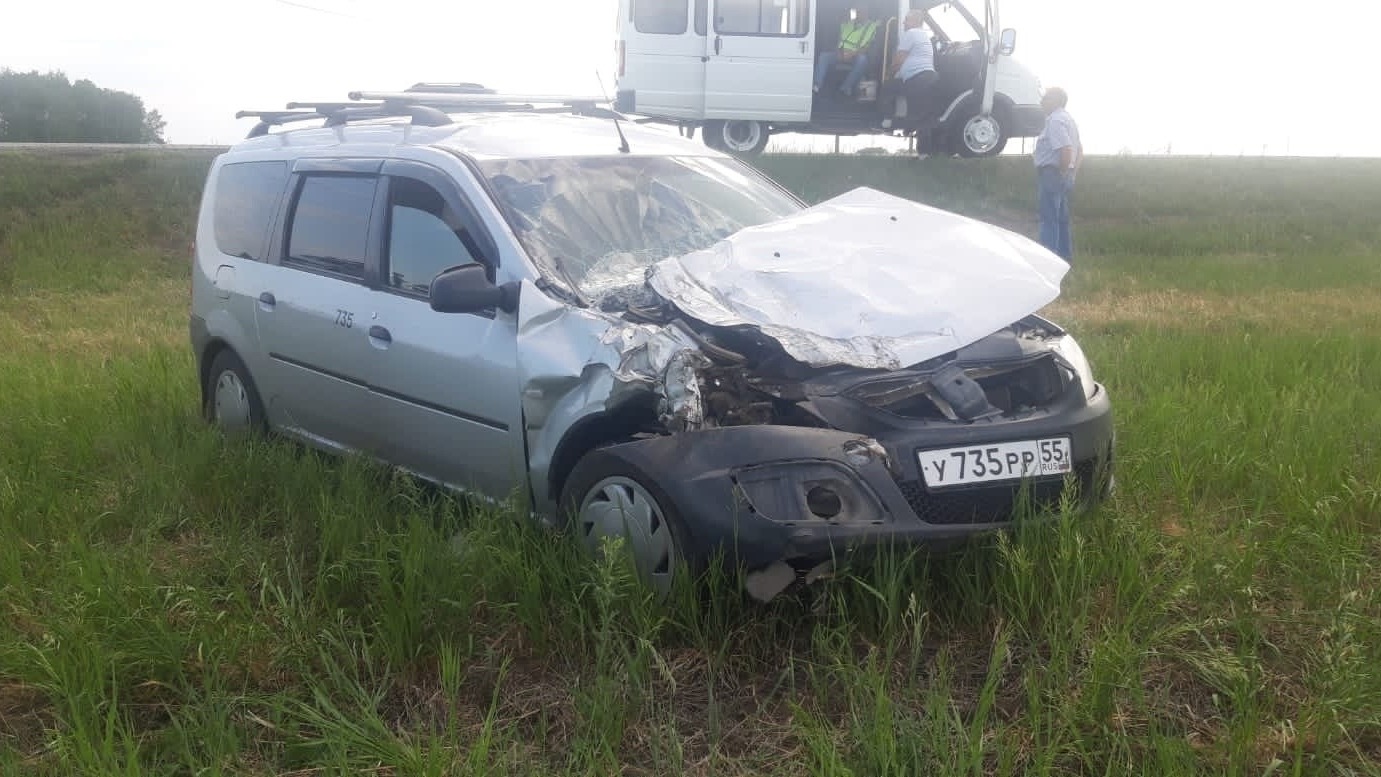Три человека пострадали в ДТП с пассажирским автобусом на трассе Тюмень — Омск