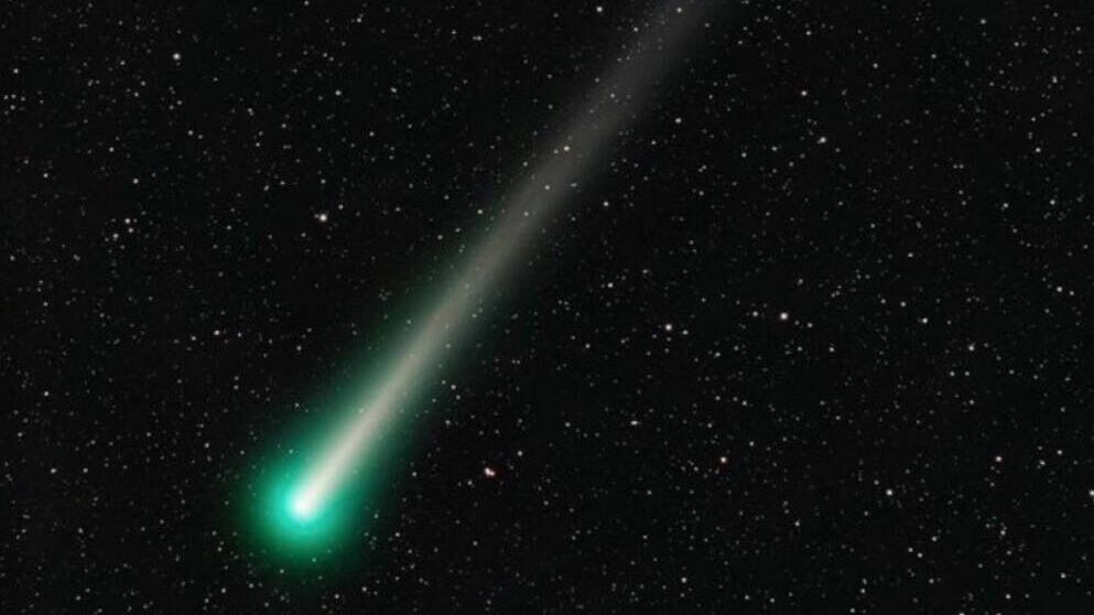 Впервые за 50 тысяч лет к Земле подлетит зеленая комета