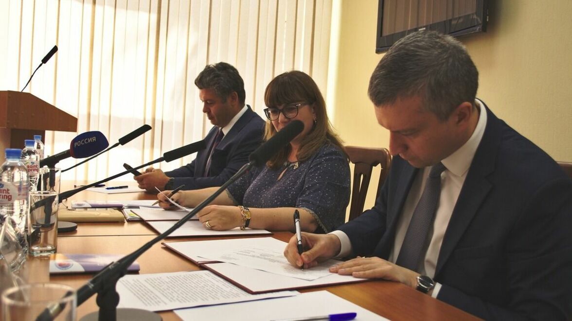 Общественную палату Тюменской области IV созыва снова возглавил Геннадий Чеботарёв