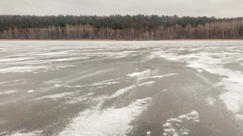 Лед еще недостаточно прочный
