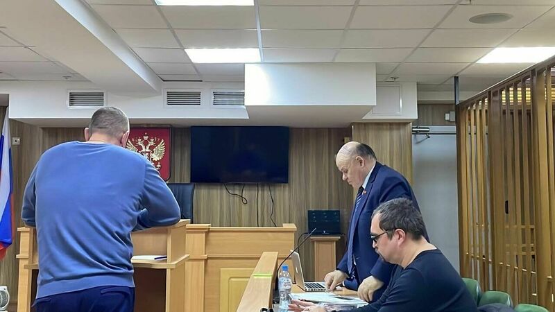 «Прокурор убежал из зала»: в суде прошло громкое заседание по делу коммуниста