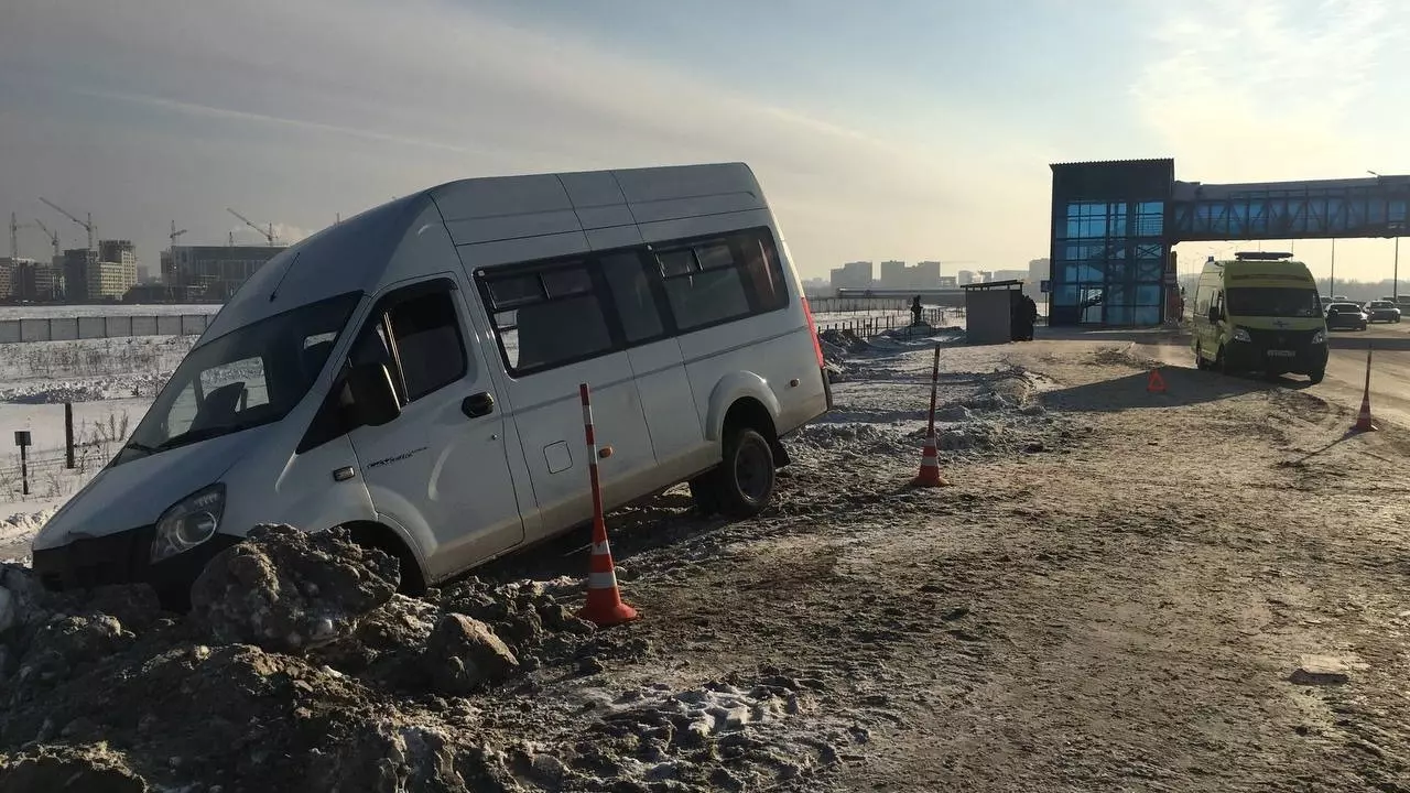 В Тюмени за рулем автобуса скончался 50-летний водитель