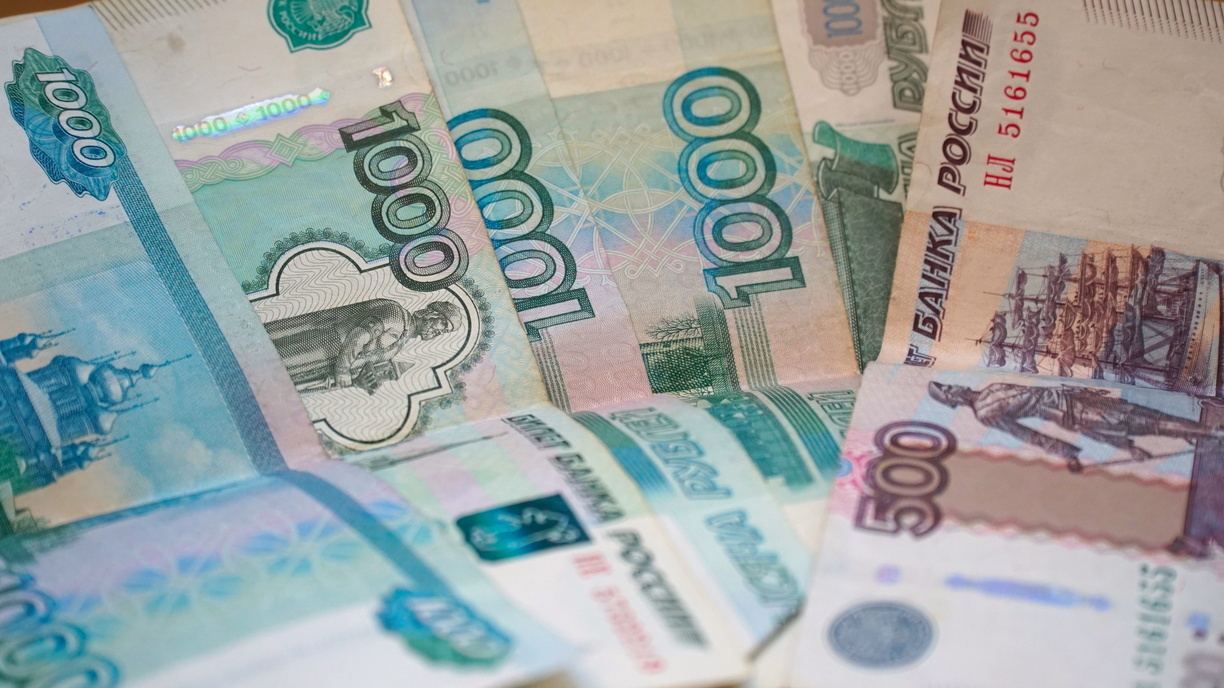Санитарки ЯНАО получают в среднем около 92 тыс. рублей