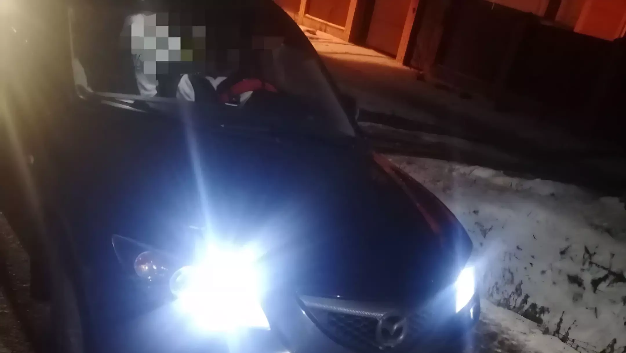 «Одолжила знакомая»: Тюменские полицейские поймали водителя-подростка за рулем Mazda5