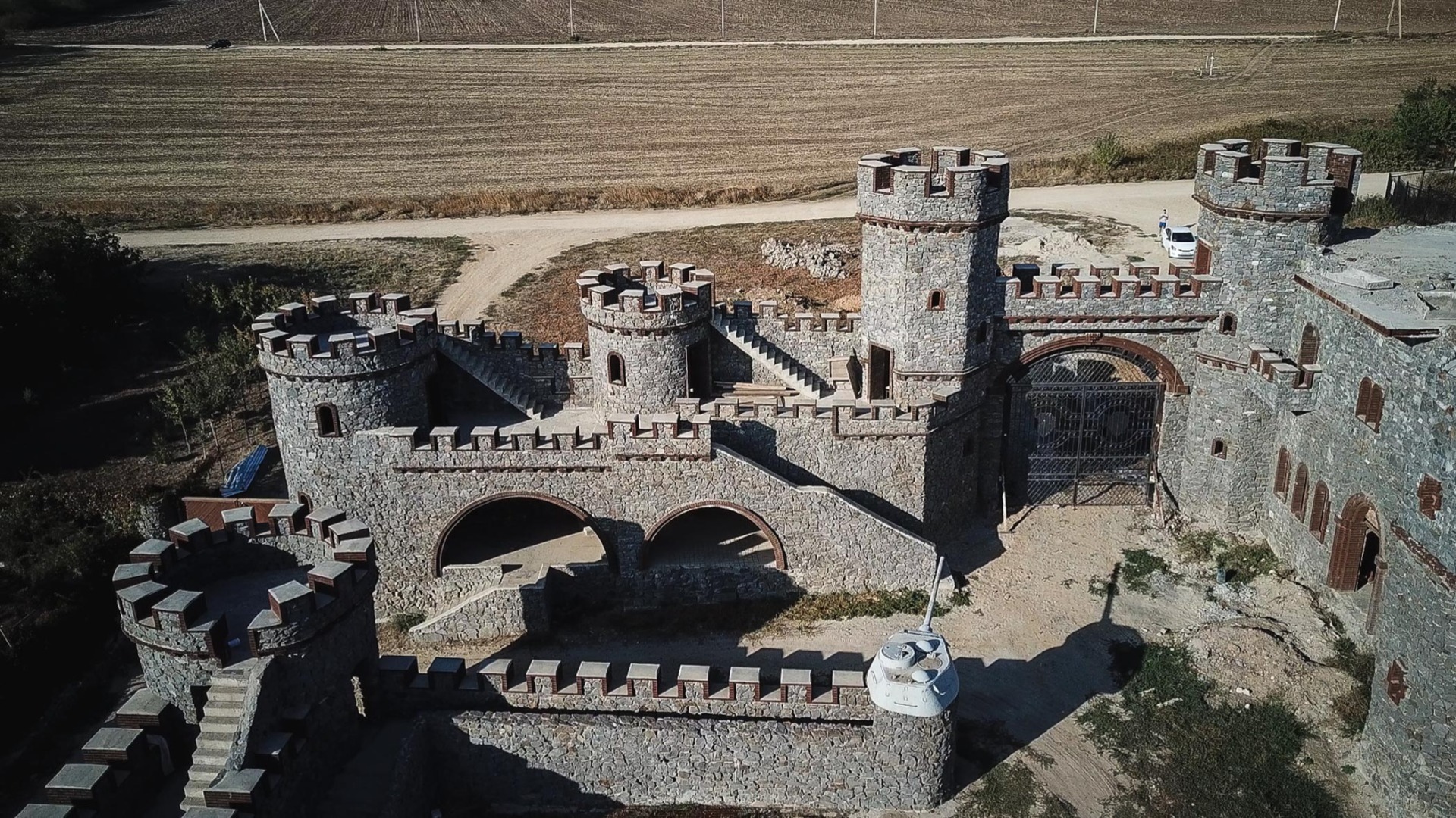 Продают уже пять лет: в Тюмени серьезно подорожал средневековый замок