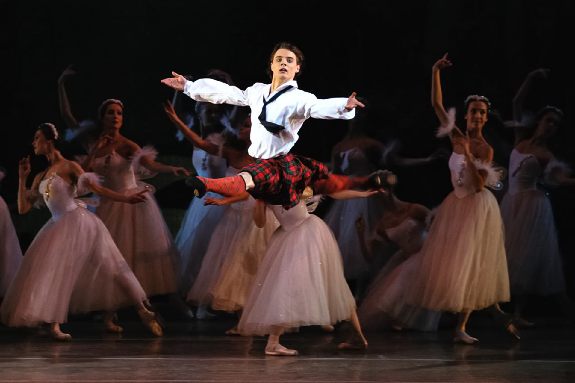«Каждое па можно объяснить по-разному!»: Антон Корсаков о философии русского балета