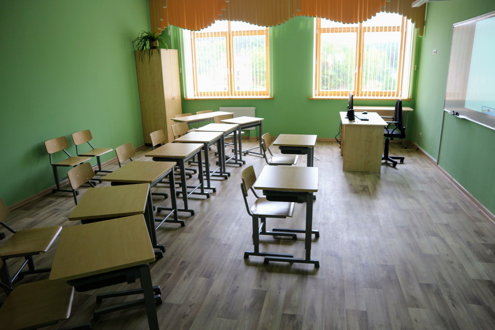 В пяти городах Тюменской области из-за морозов отменили школу