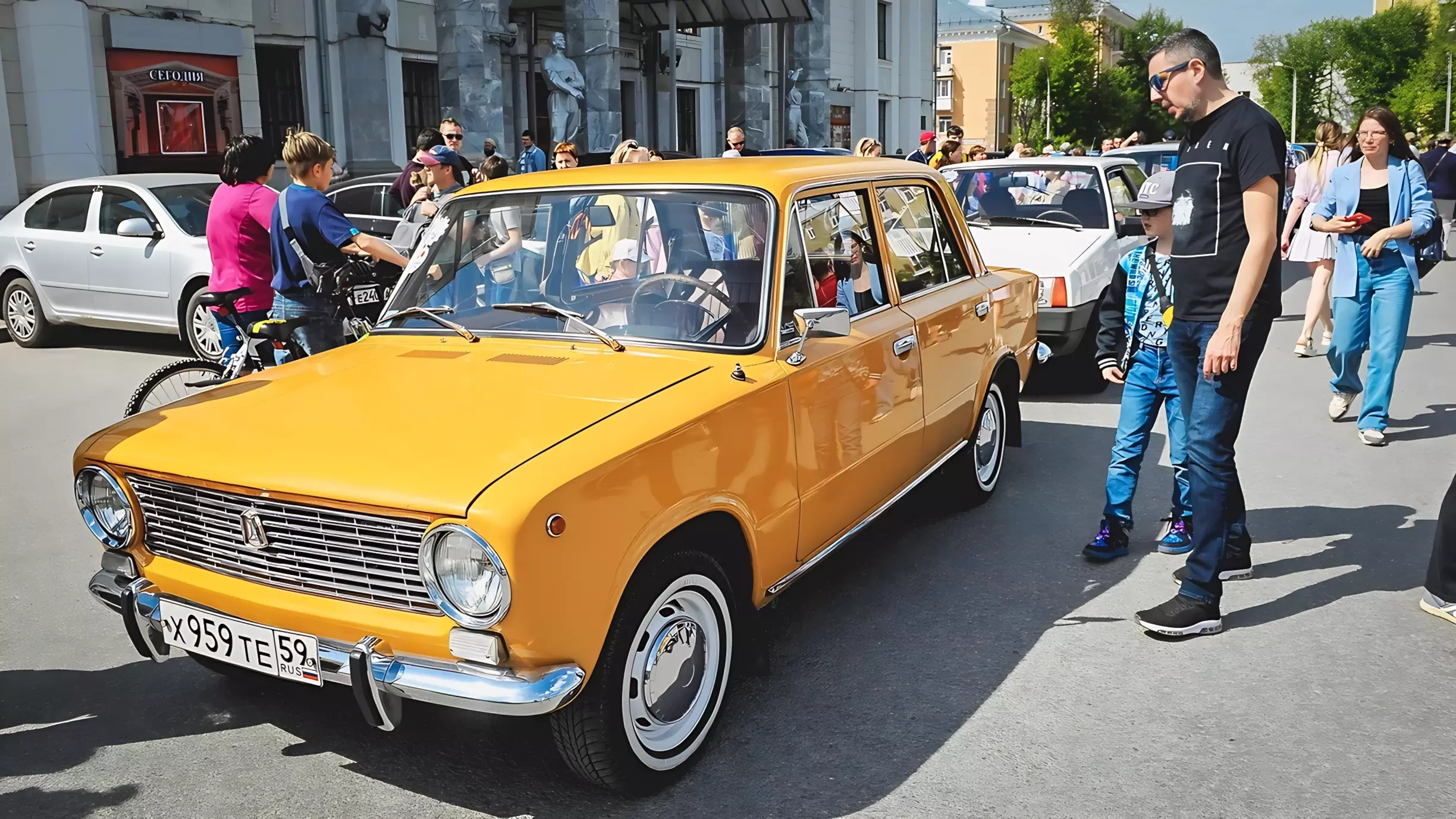 В Тюмени вырос спрос на старые российские автомобили