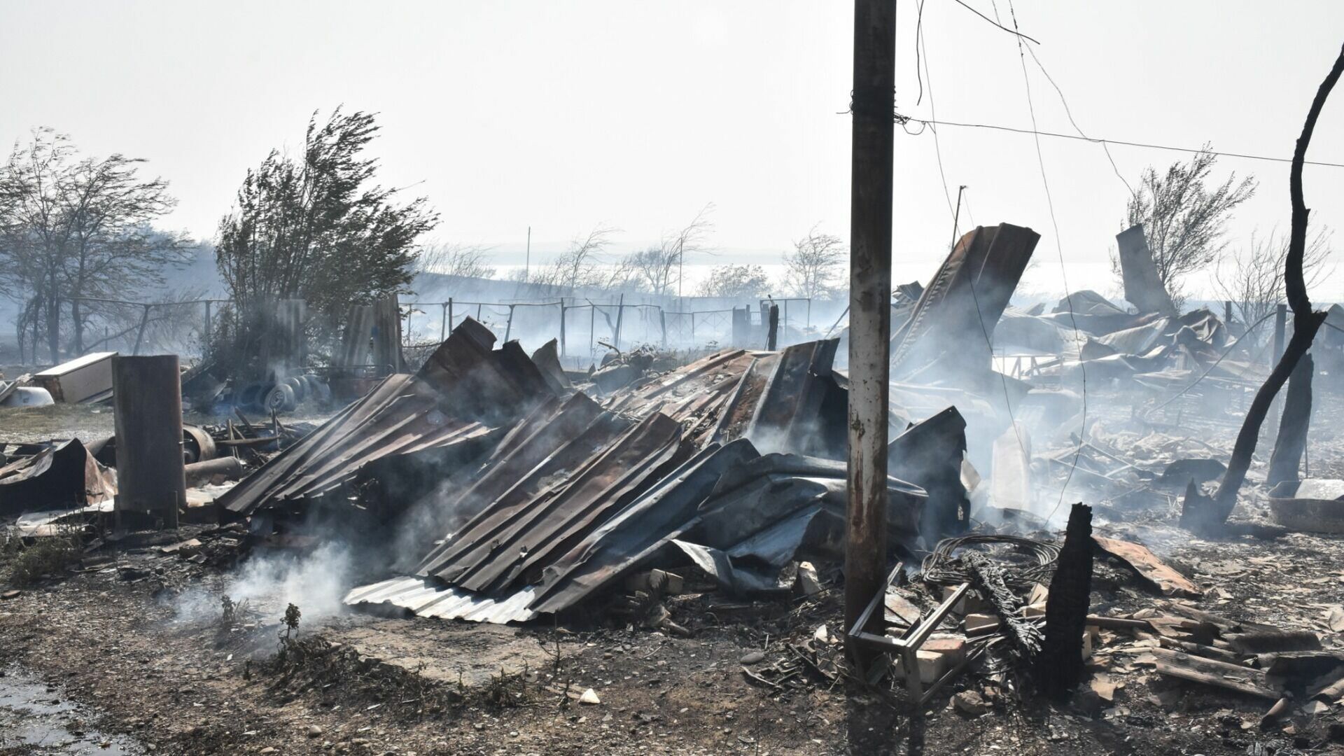 Житель деревни Речкина в Тюменской области отказывается от эвакуации из-за пожара