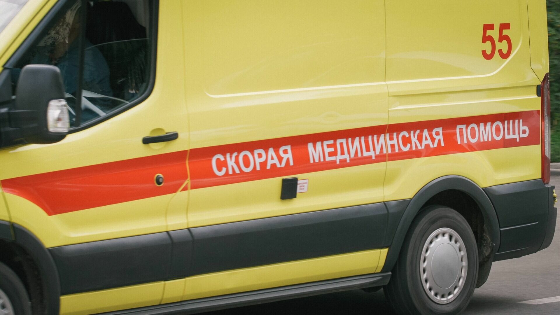 В Ялуторовске 41-летний водитель врезался в жилой дом