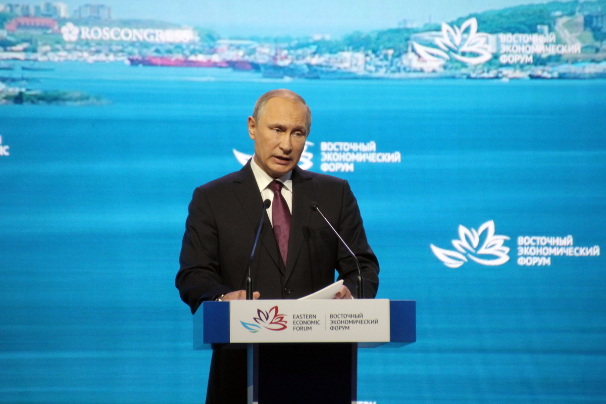 Владимир Путин уже несколько раз откладывал свой визит в Тюменскую область.