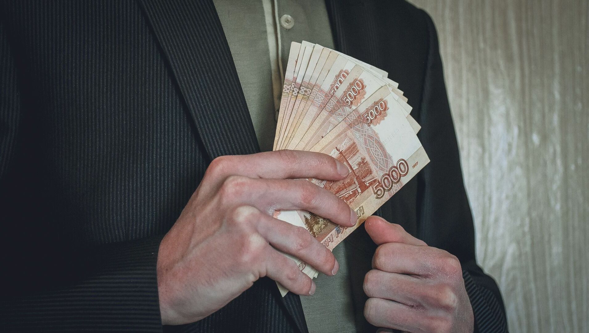 Пострадавший в ДТП тюменец взыскал с виновника 200 тысяч рублей на операцию