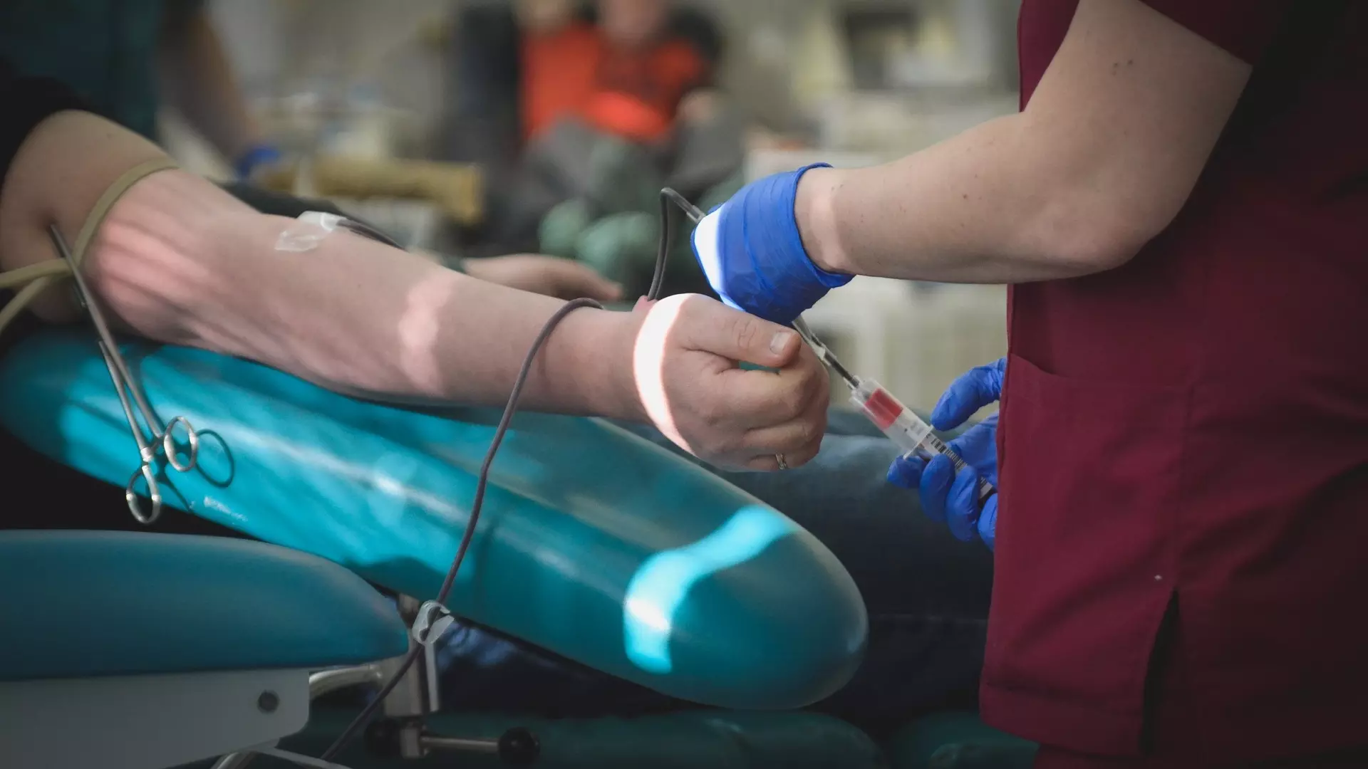 С начала текущего года тюменцы пожертвовали более 27 тысяч литров донорской крови