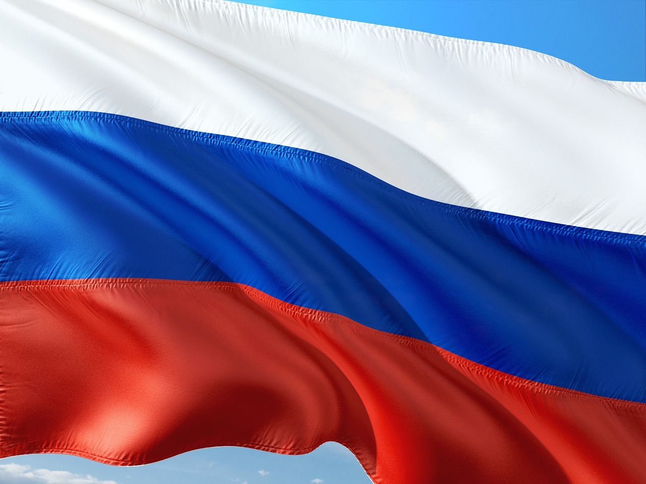 Только половина россиян знает правильный порядок цветов на флаге