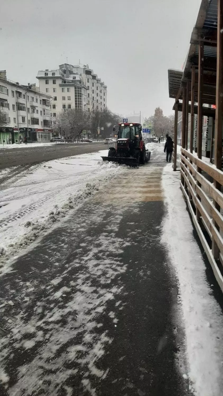 Уборка снега в Тюмени сегодня.