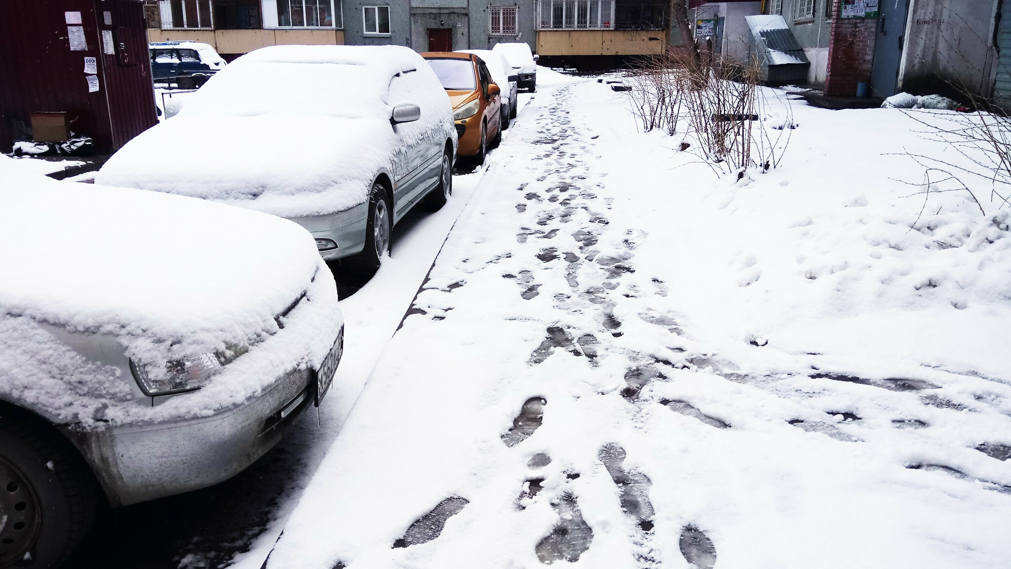 Тюменцы жалуются на плохую уборку снега