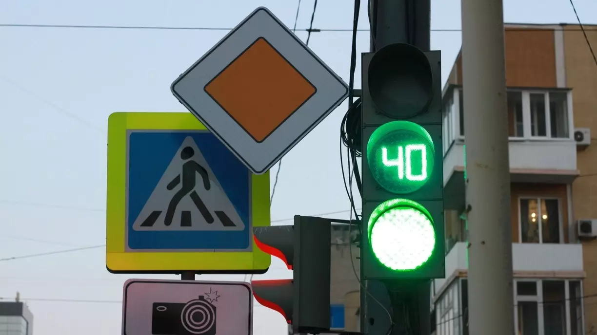В Тюмени на пяти перекрестках отключились светофоры